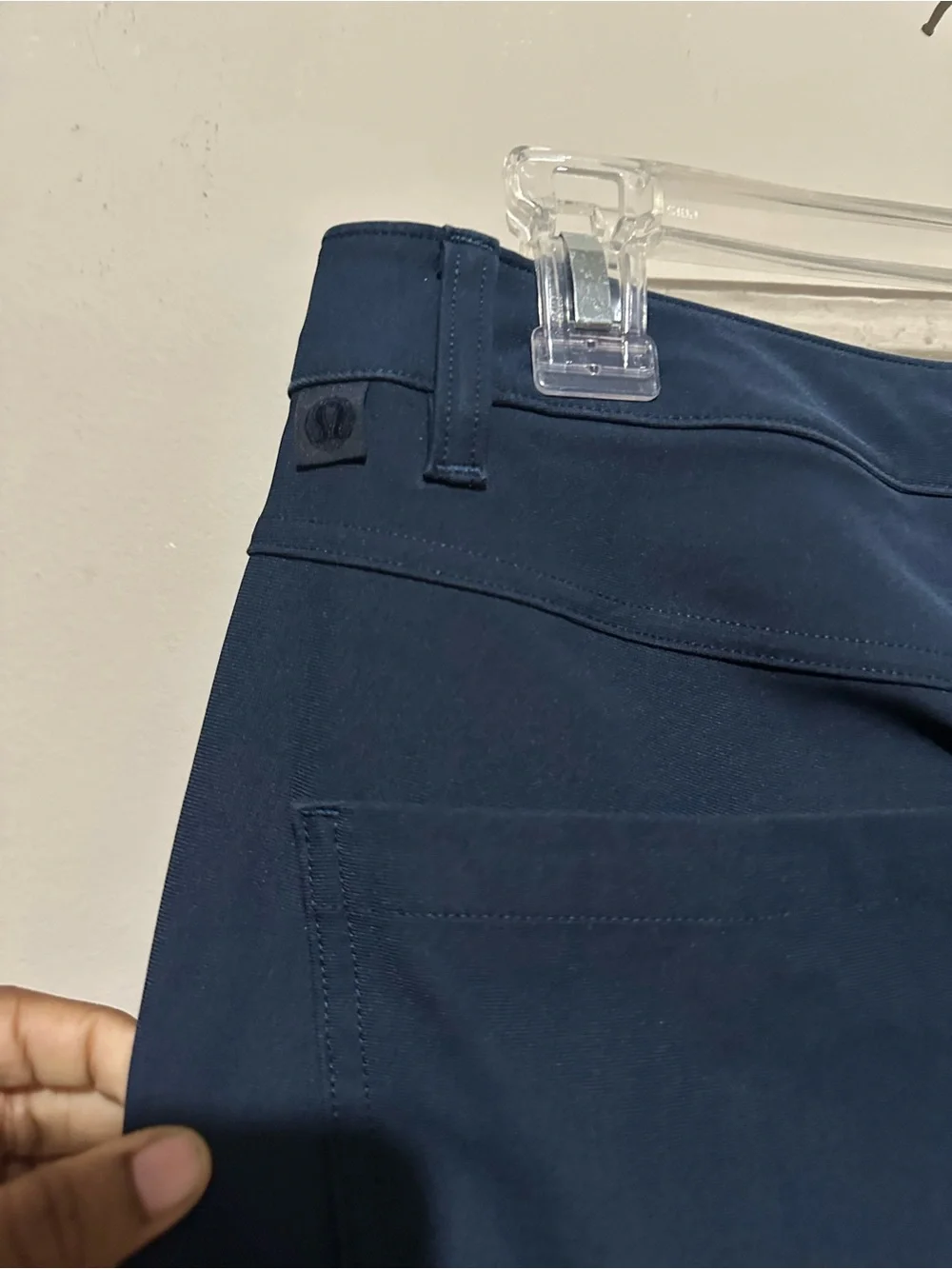 Lululemon ABC Slim Fit Warpstreme Pants Mens Sz 34 Navy Blue Chino Preppy